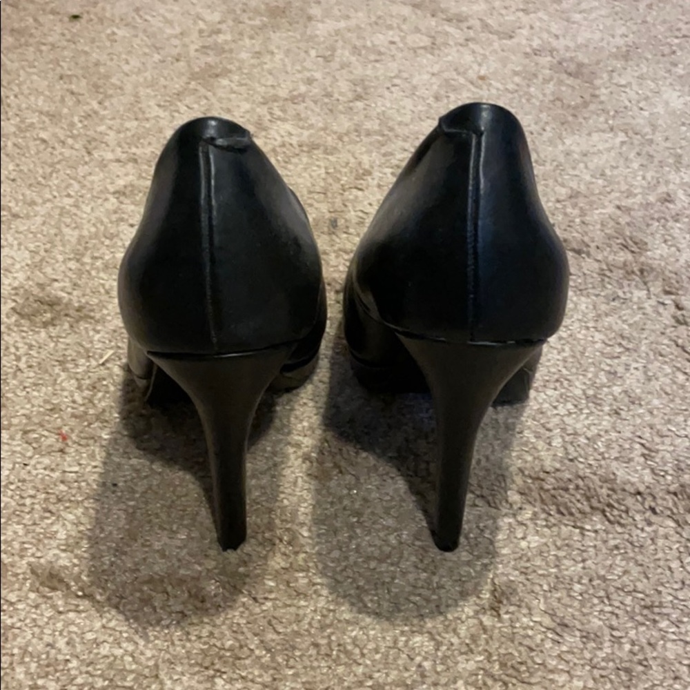 Shoes - Picture 3 of 4